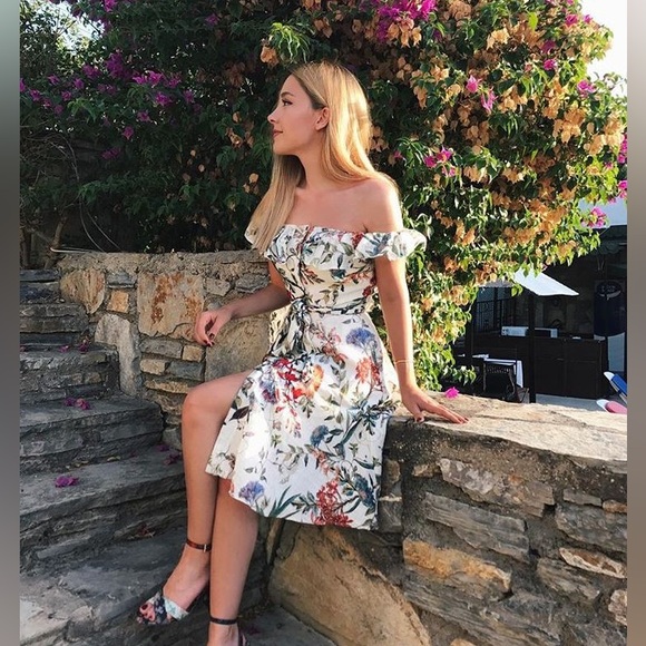Zara Dresses & Skirts - Zara Floral Button Down Off The Shoulder Dress